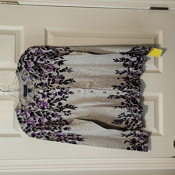 NWOT Women's Karen Scott Button Up Floral Sweater Size M  Stunning - Picture 1 of 9